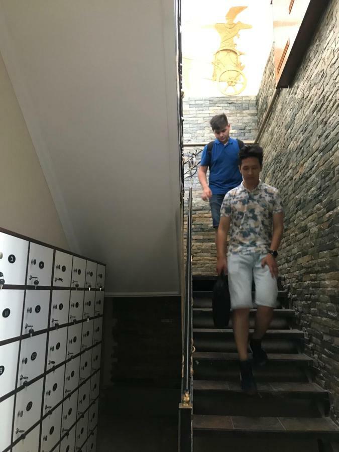Capsule Hotel Technocave Bishkek Luaran gambar