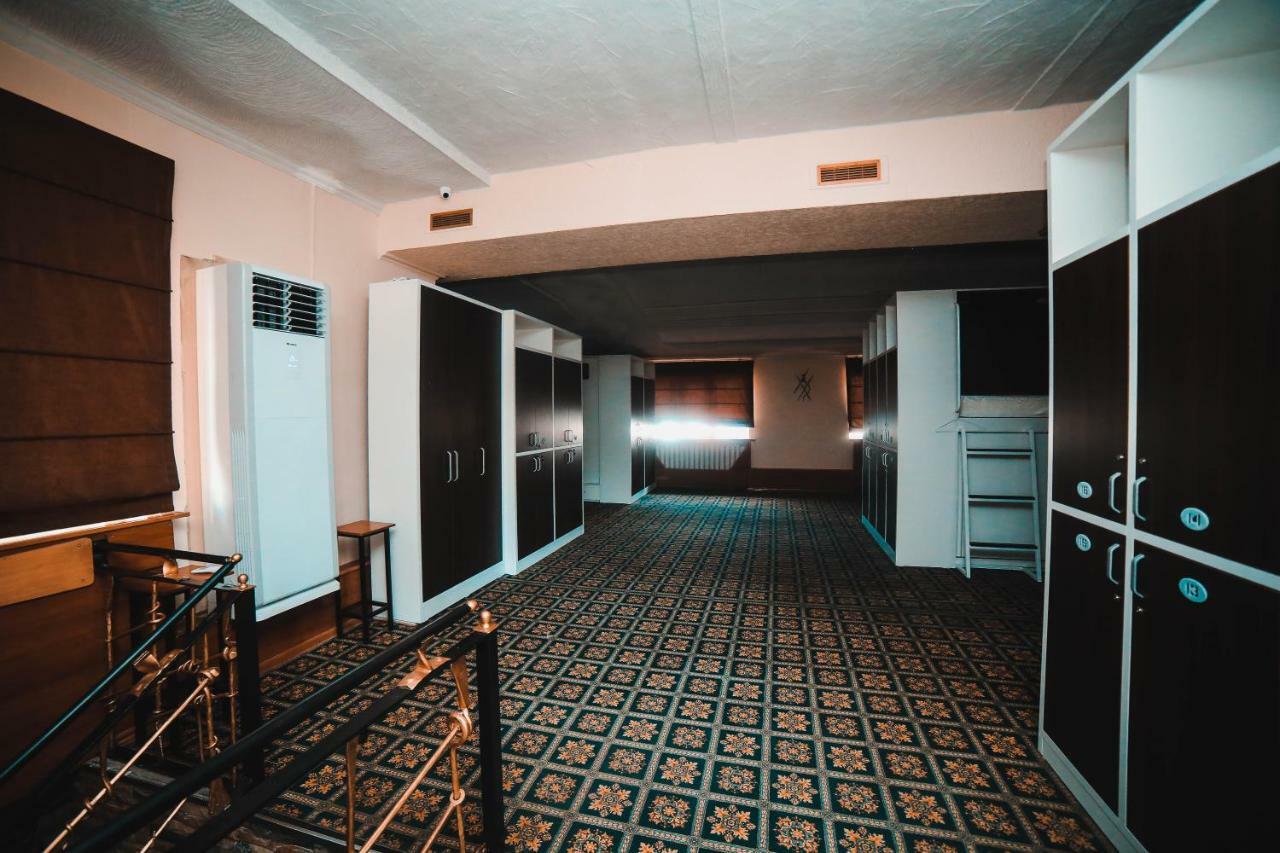 Capsule Hotel Technocave Bishkek Luaran gambar