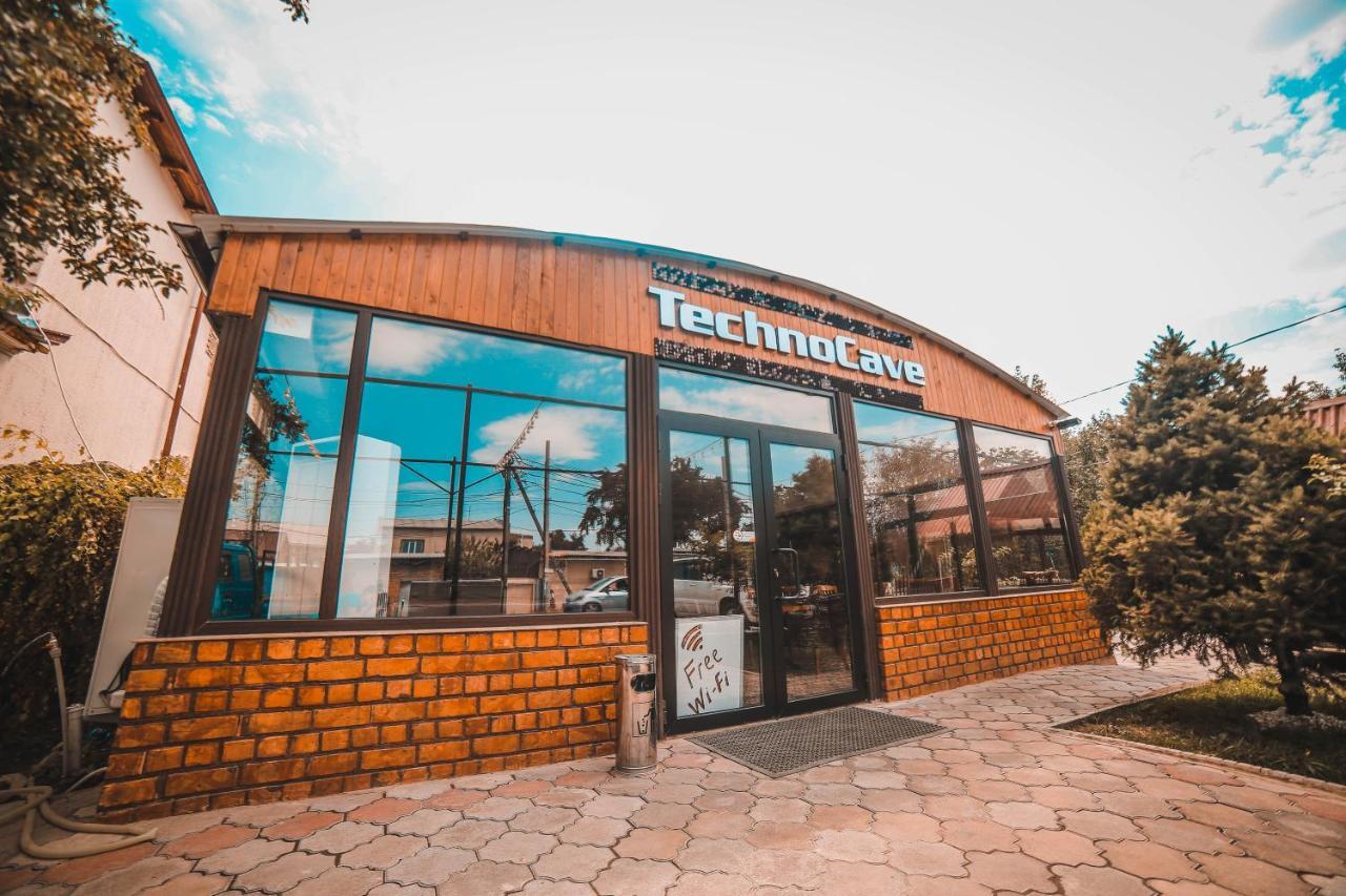 Capsule Hotel Technocave Bishkek Luaran gambar